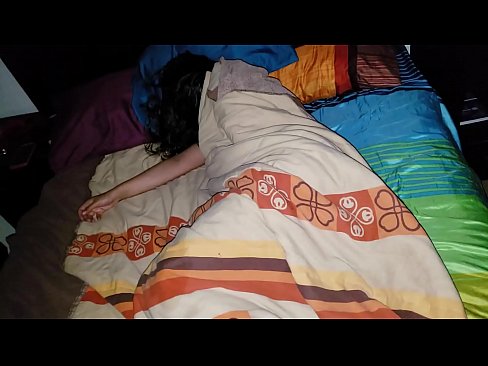 ❤️ Ögey oğul gənc ögey anası yatarkən onu təhqir edir. ❤ Anal video bizdə ﹏